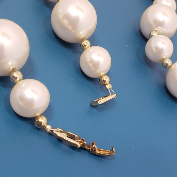 Napier Vintage Large Faux Pearl Statement Necklace - Picture 6 of 8